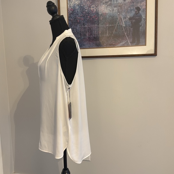 NWT Vince Camuto Blouse - Size L - Picture 6 of 6